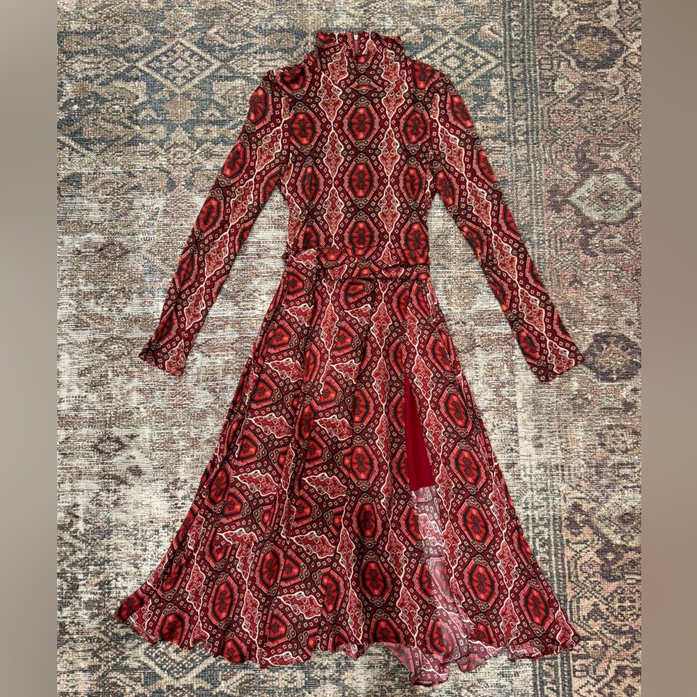 Alice + Olivia  - Clare Midi Long Sleeve Dress